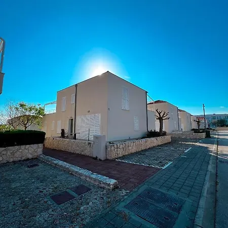 Premium Apartment *