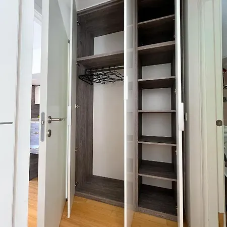 Premium Apartment *